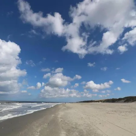 Bungalow In North Holland Near The North Sea *